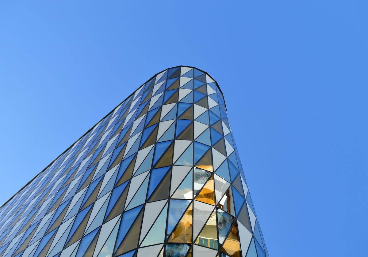 华体会体育：以热爱连结专业，用科技点亮每一次运动