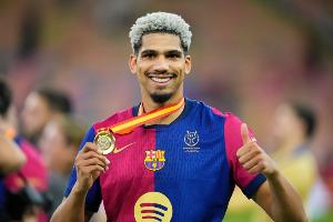 mk体育-马卡:阿劳霍飞回巴塞罗那花了将近24小时,但下飞机立刻投入训练