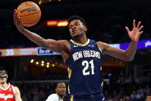 mk体育app-差一板两双!米西半场4中2得10分9板1盖帽 前场篮板有4个