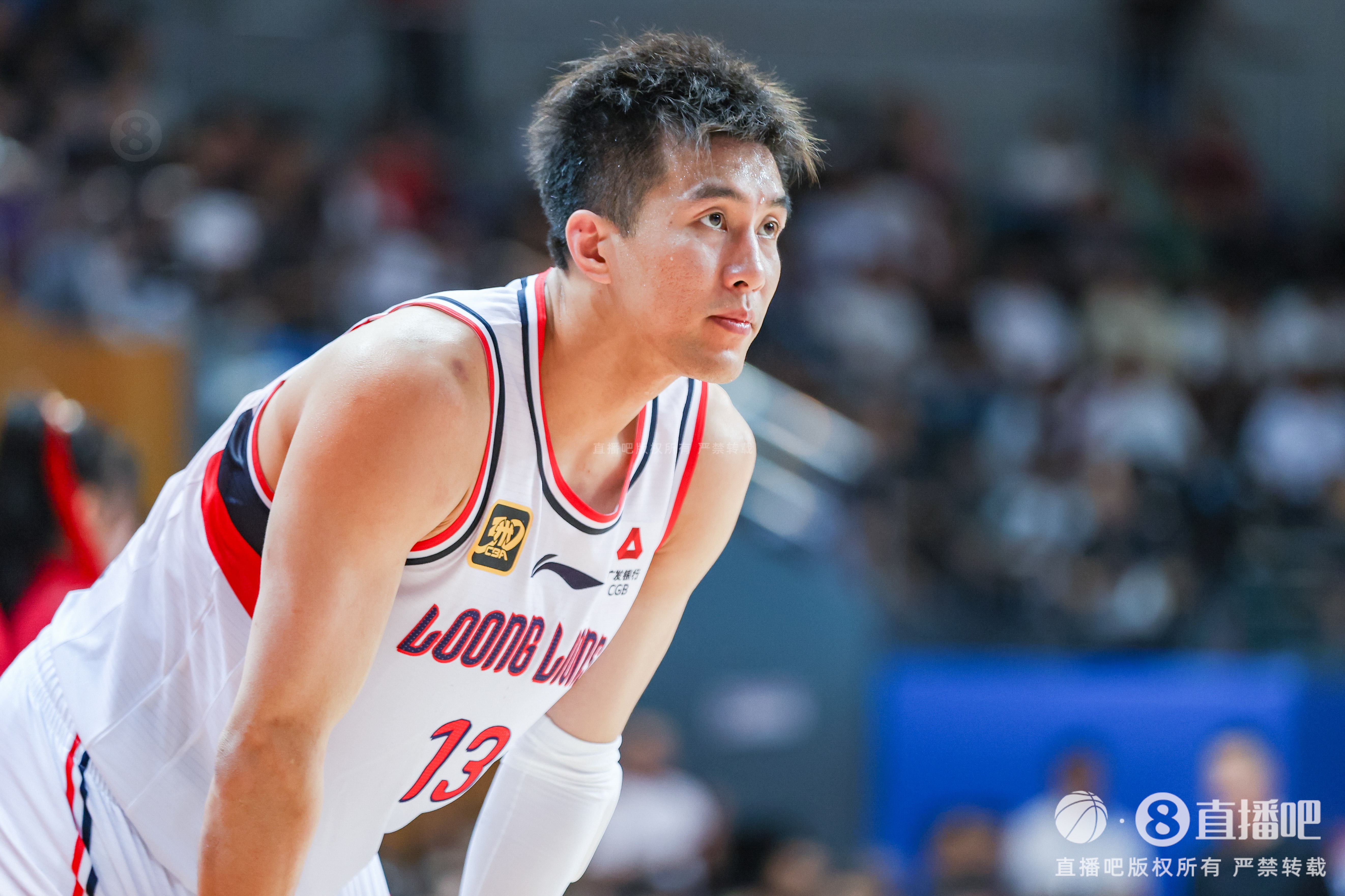 mk体育-已缺阵2场！广州主帅：郭艾伦在此前打广东时受伤 复出时间待定