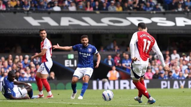 mk体育-【英超】特罗萨尔梅开，阿森纳客场4比0大胜十人伊镇