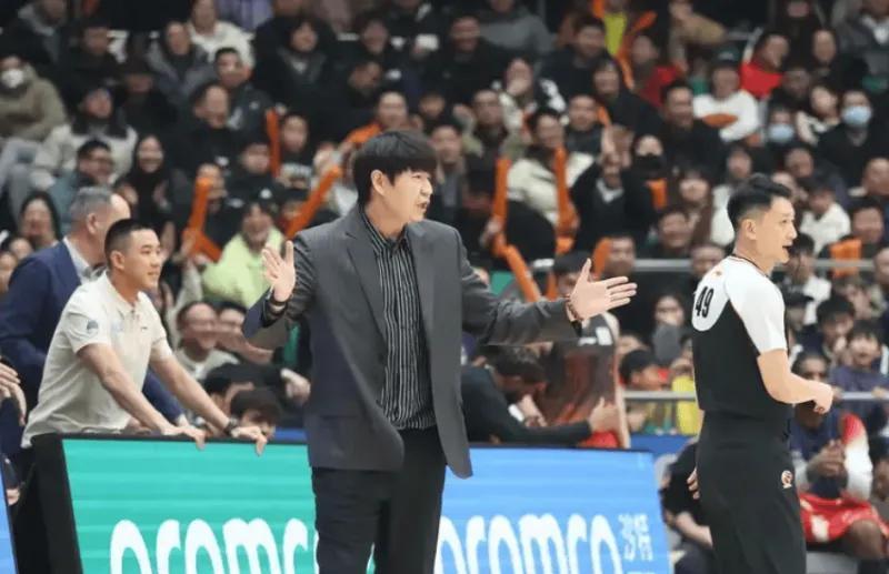 mksoprts-淘汰浙江邱彪场边采访!强调国内球员敢于承担,赞陈林坚地位提升