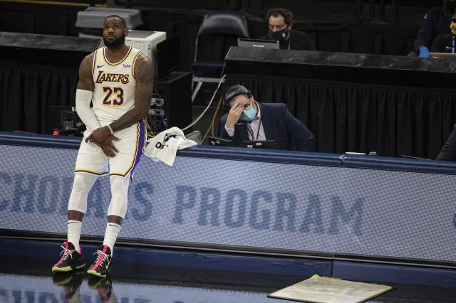 mk体育官网-NBA再度升级防疫政策：球员所有情况必须佩戴口罩